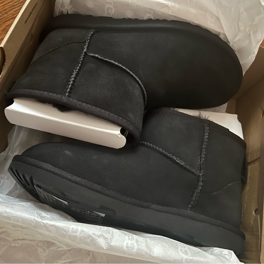 Ugg Classic Mini